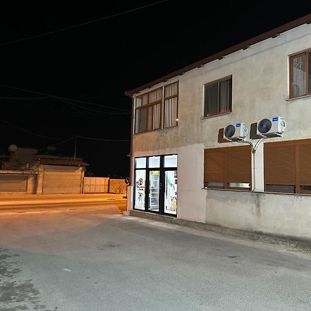 Aral Hostel Berat Eksteriør bilde