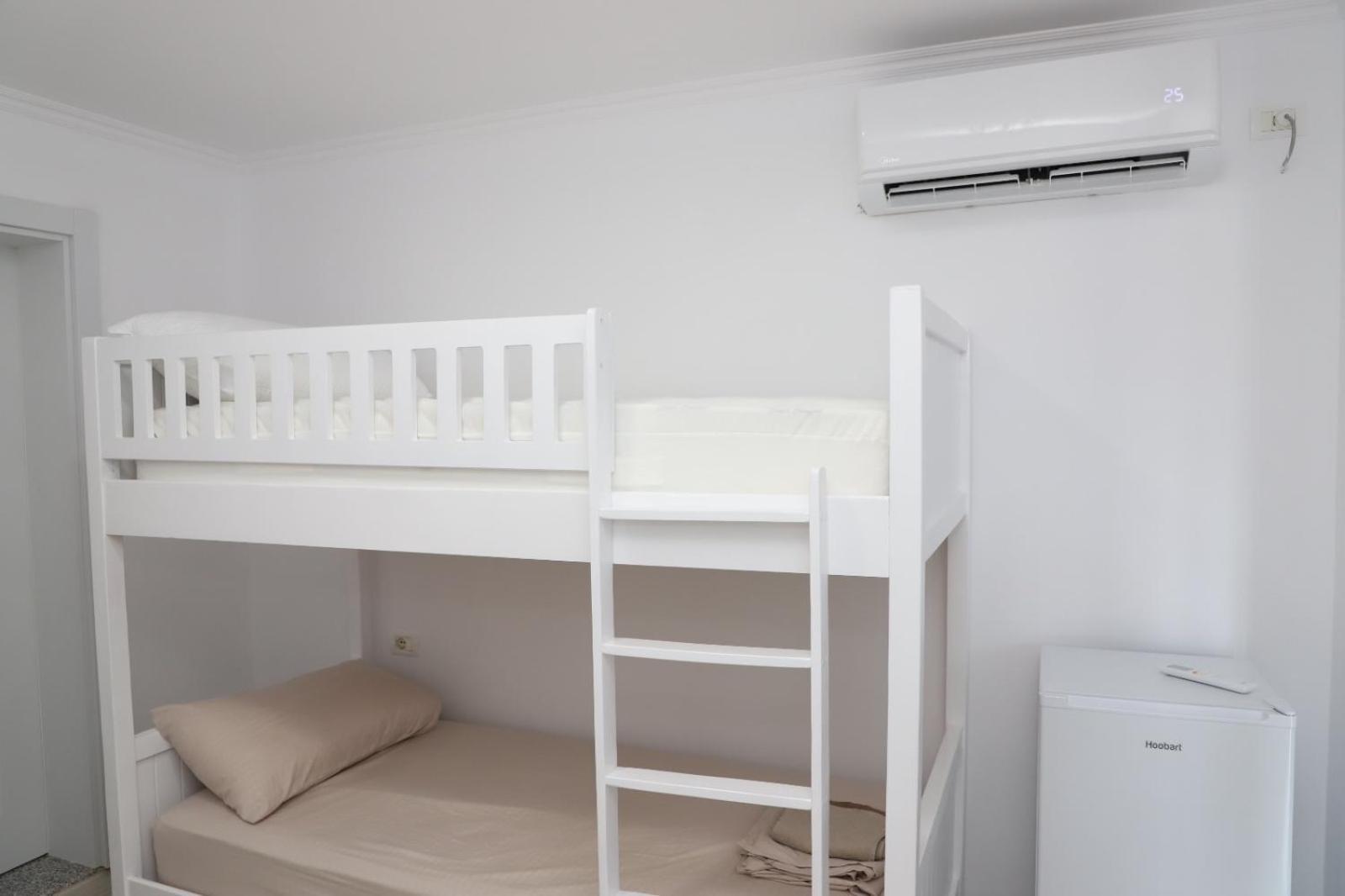Aral Hostel Berat Eksteriør bilde