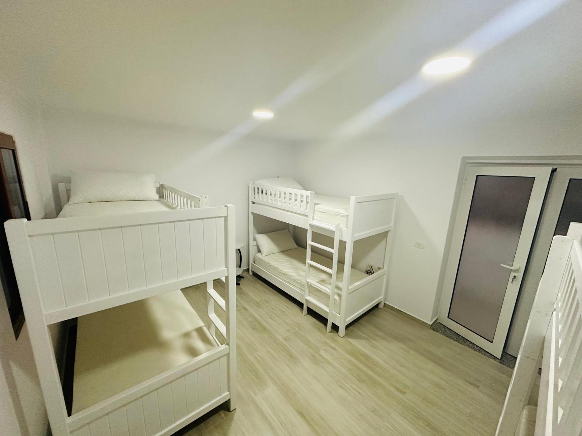 Aral Hostel Berat Eksteriør bilde