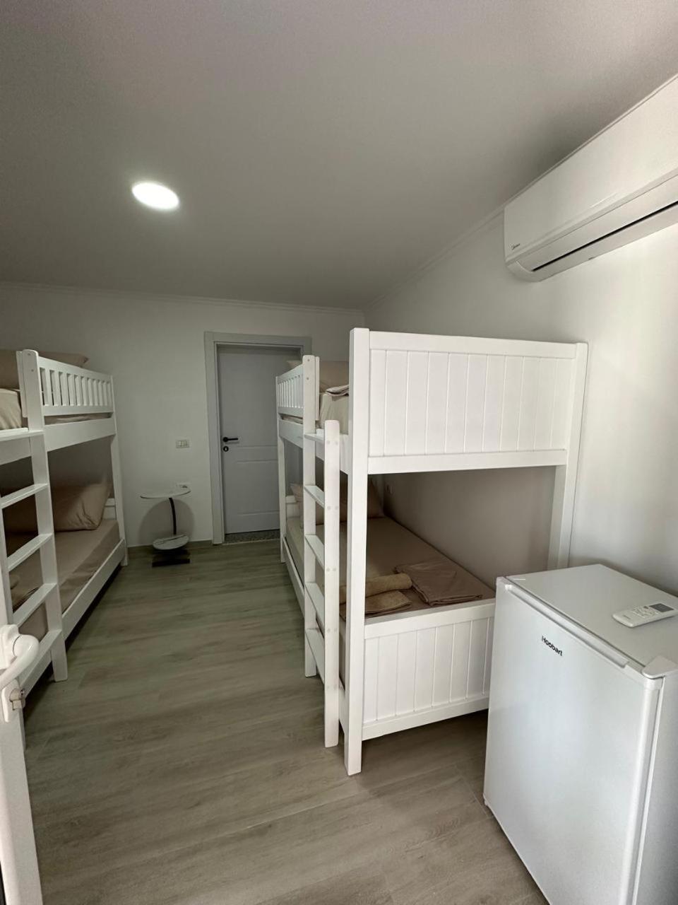 Aral Hostel Berat Eksteriør bilde