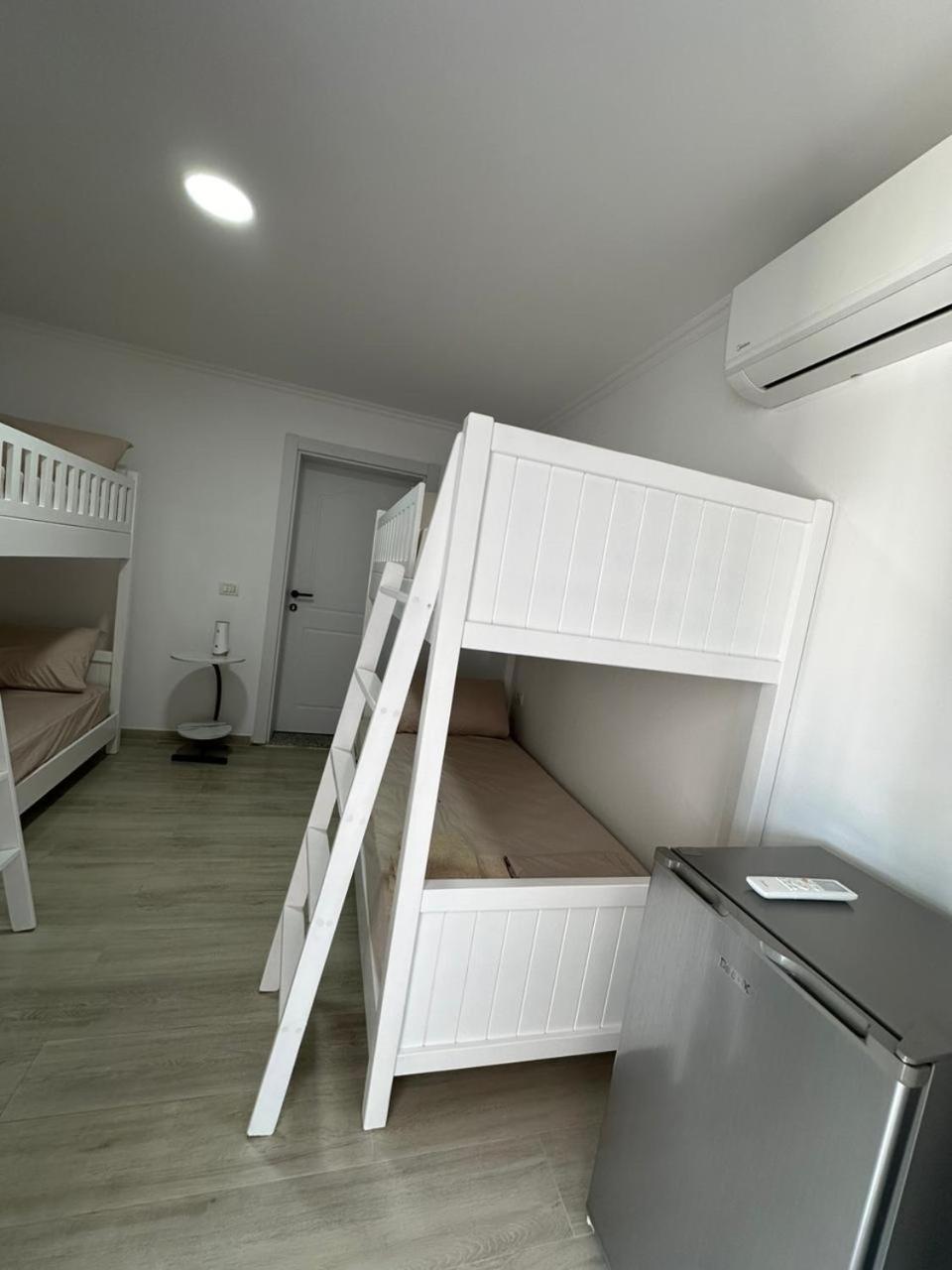 Aral Hostel Berat Eksteriør bilde