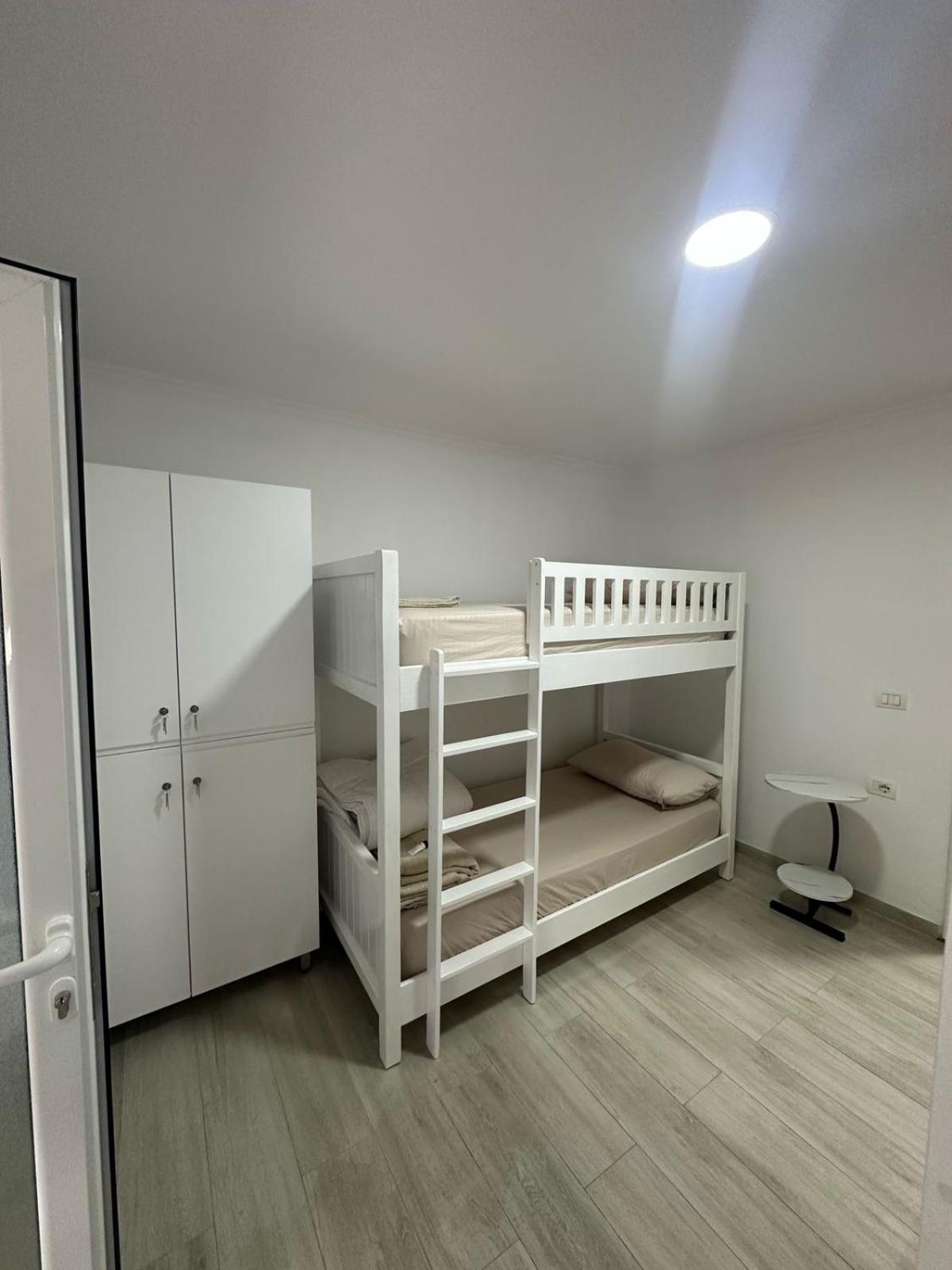 Aral Hostel Berat Eksteriør bilde